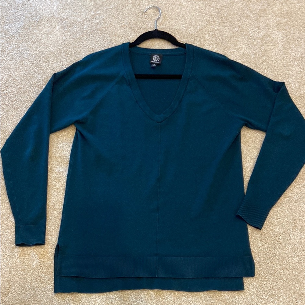 SOLD Bobeau Teal V-Neck Sweater